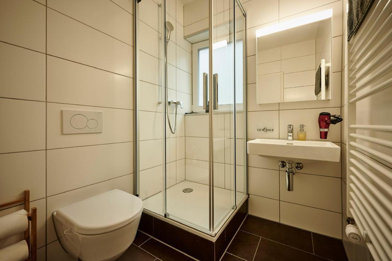 Lakeside Tiny House Brienz เบรียนส์ ภายนอก รูปภาพ